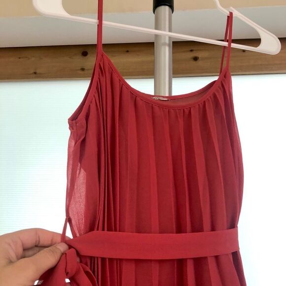 Kismet Raspberry Coloured Lined Pleated Dress / Sz XS - Picture 2 of 6